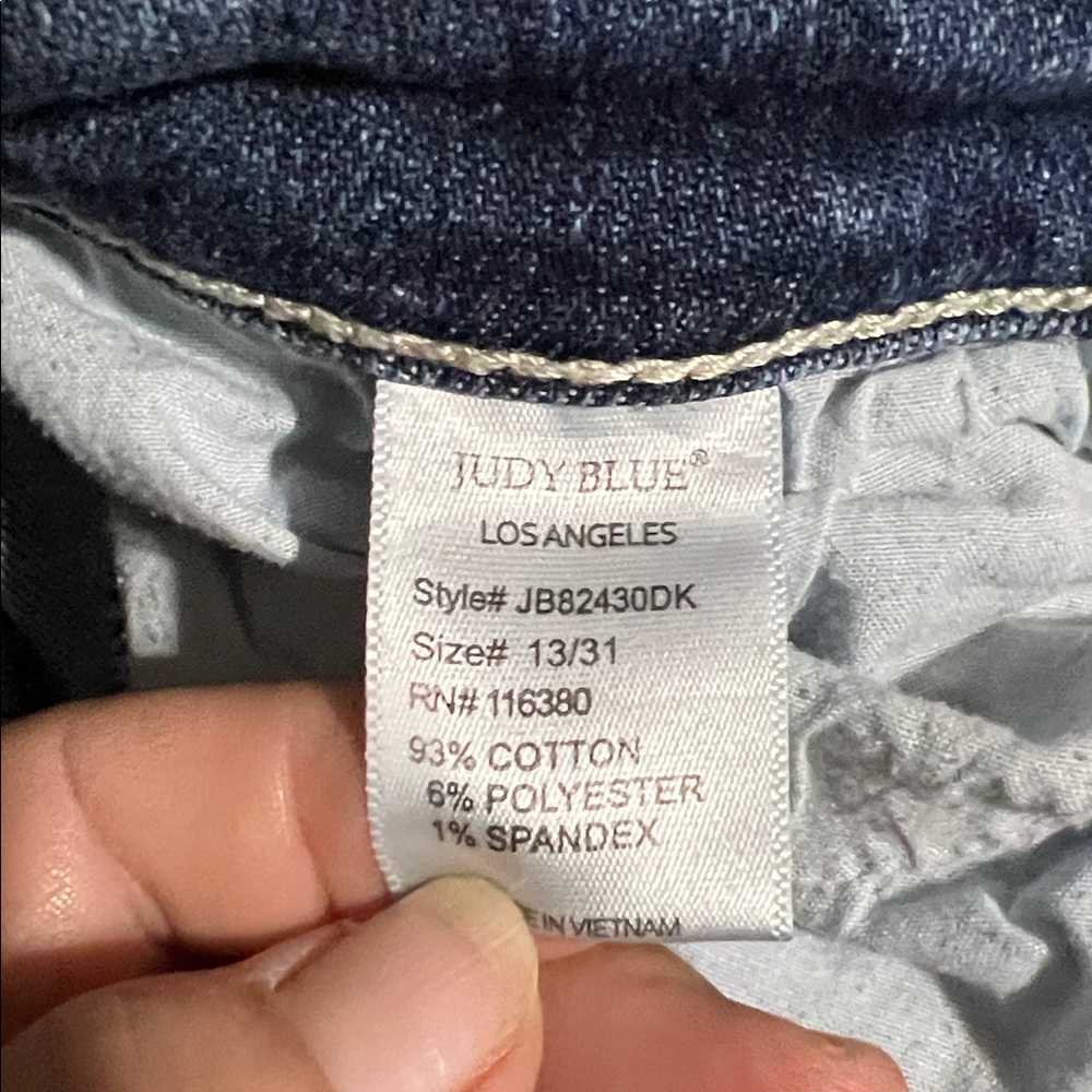 Judy Blue raw hem flare jeans - Picture 6 of 8